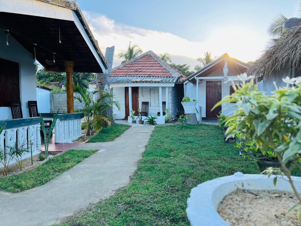 Little Fairy Home B&B Arugam Bay Buitenkant foto